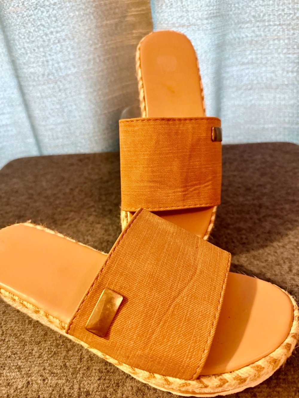 🍓Women’s Wedge Slide Sandals in Tan - Picture 2 of 4